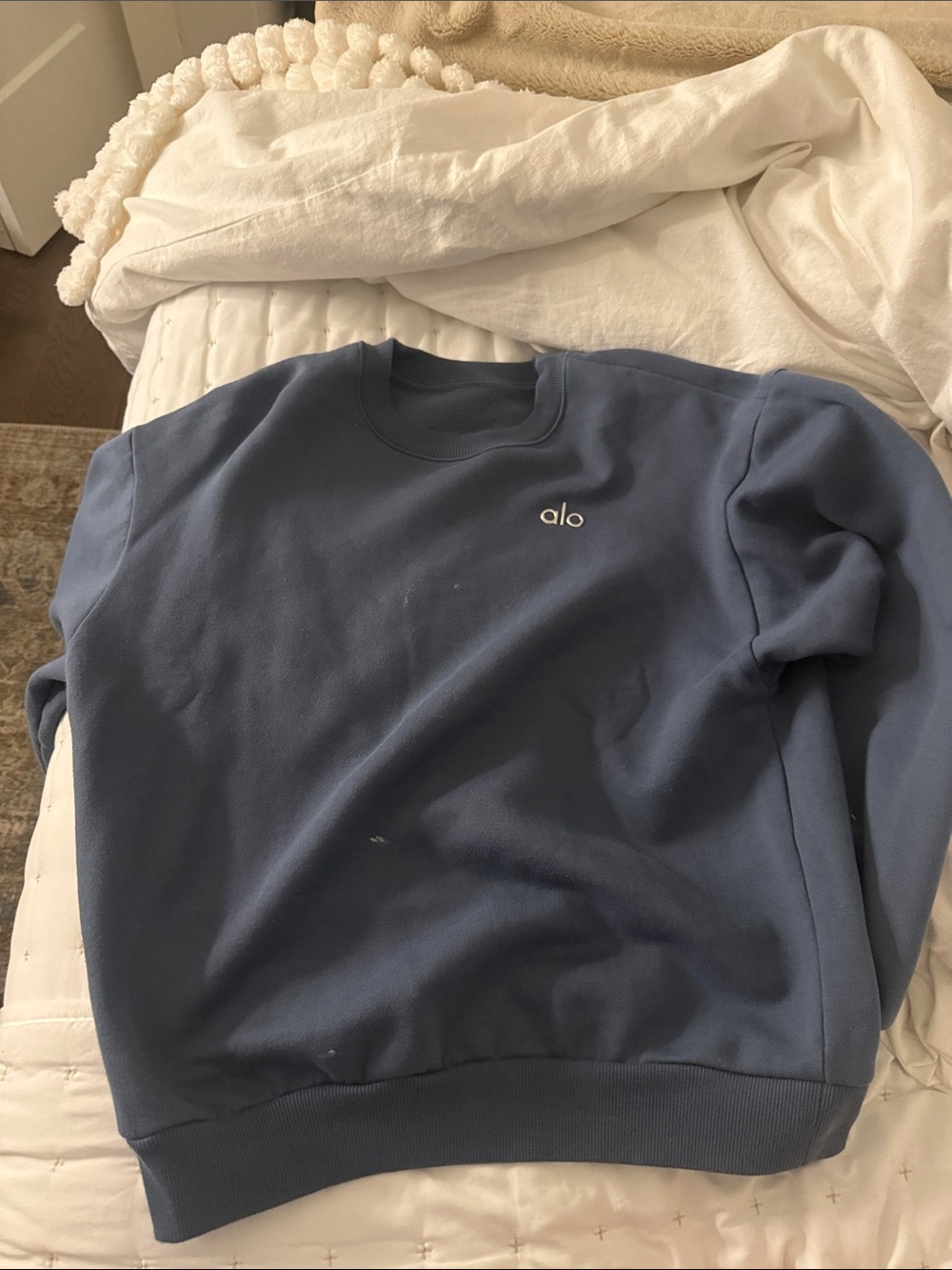 ALO Yoga Men’s Crewneck Sweatshirt in Slate Blue